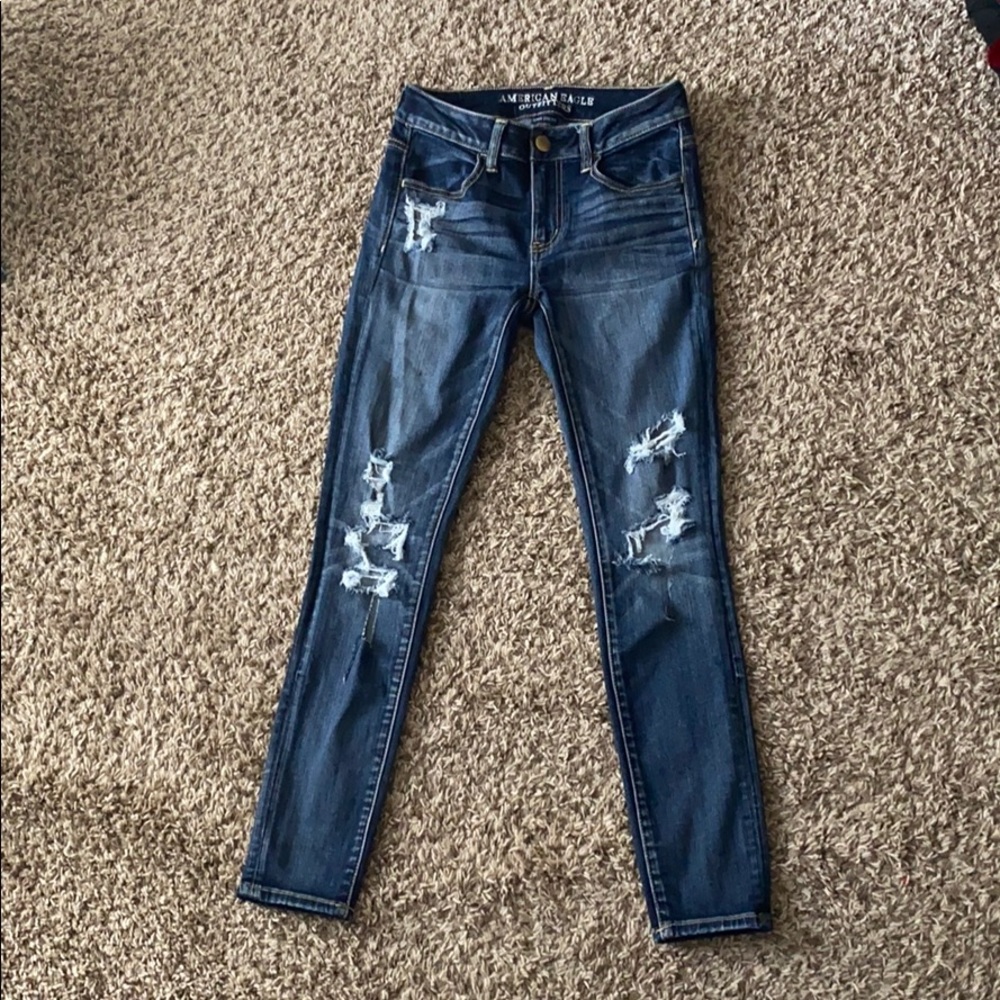 American eagle outfitters ripped blue jeans